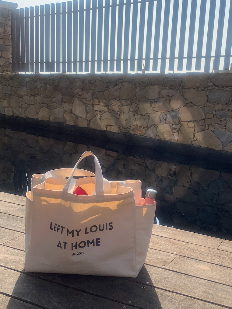 Louis vuitton large tote bag hotsell